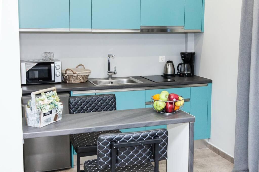 E Spacious Cornered Brand New Studio Apartment E Афины Экстерьер фото