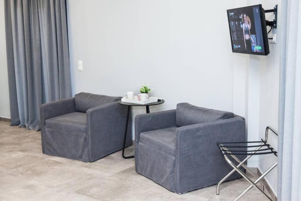 E Spacious Cornered Brand New Studio Apartment E Афины Экстерьер фото